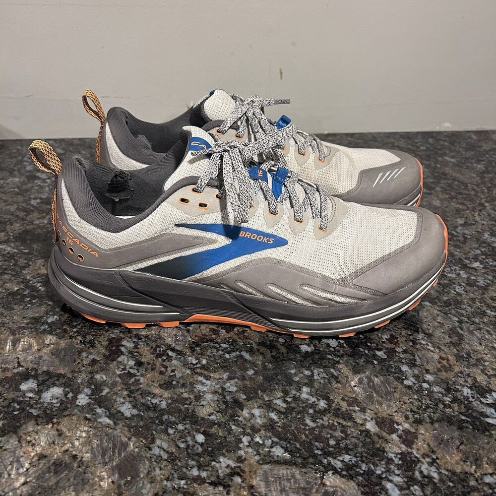 Brooks Cascadia 16 Men Size 10 D  1103761D038 Gray Running Shoes Sneakers